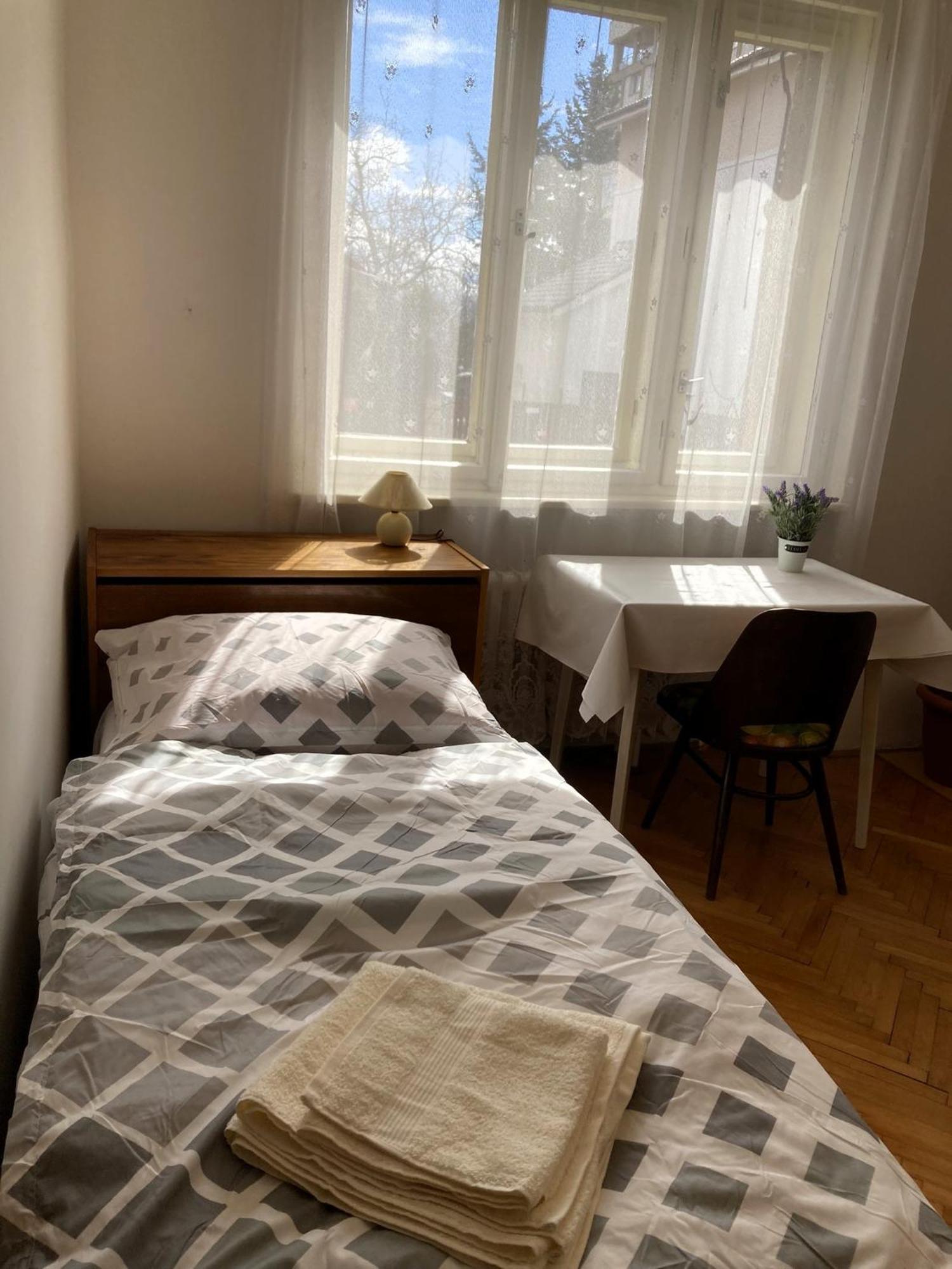 Spacious Apartment - Free Parking! Прага Экстерьер фото