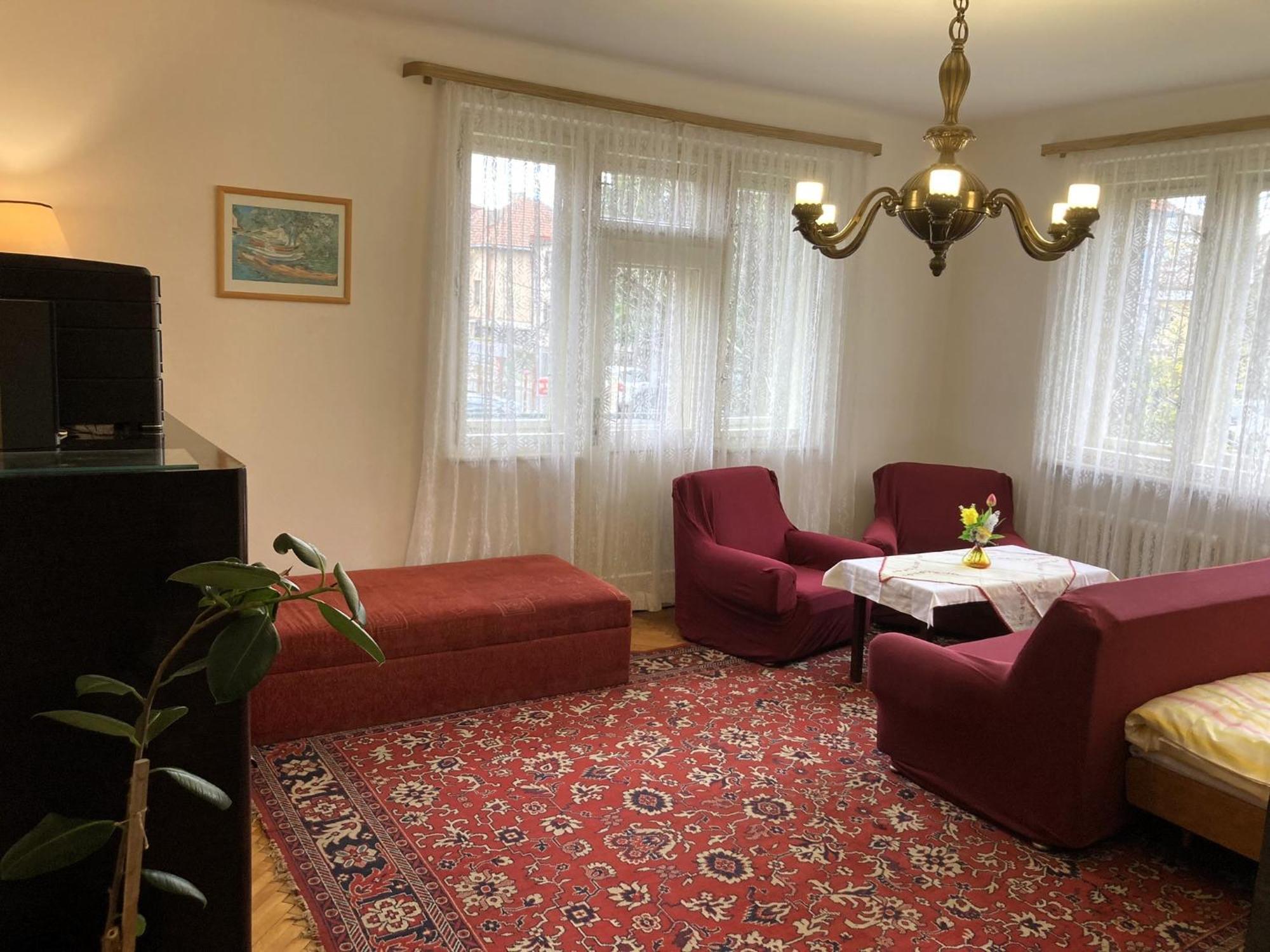 Spacious Apartment - Free Parking! Прага Экстерьер фото