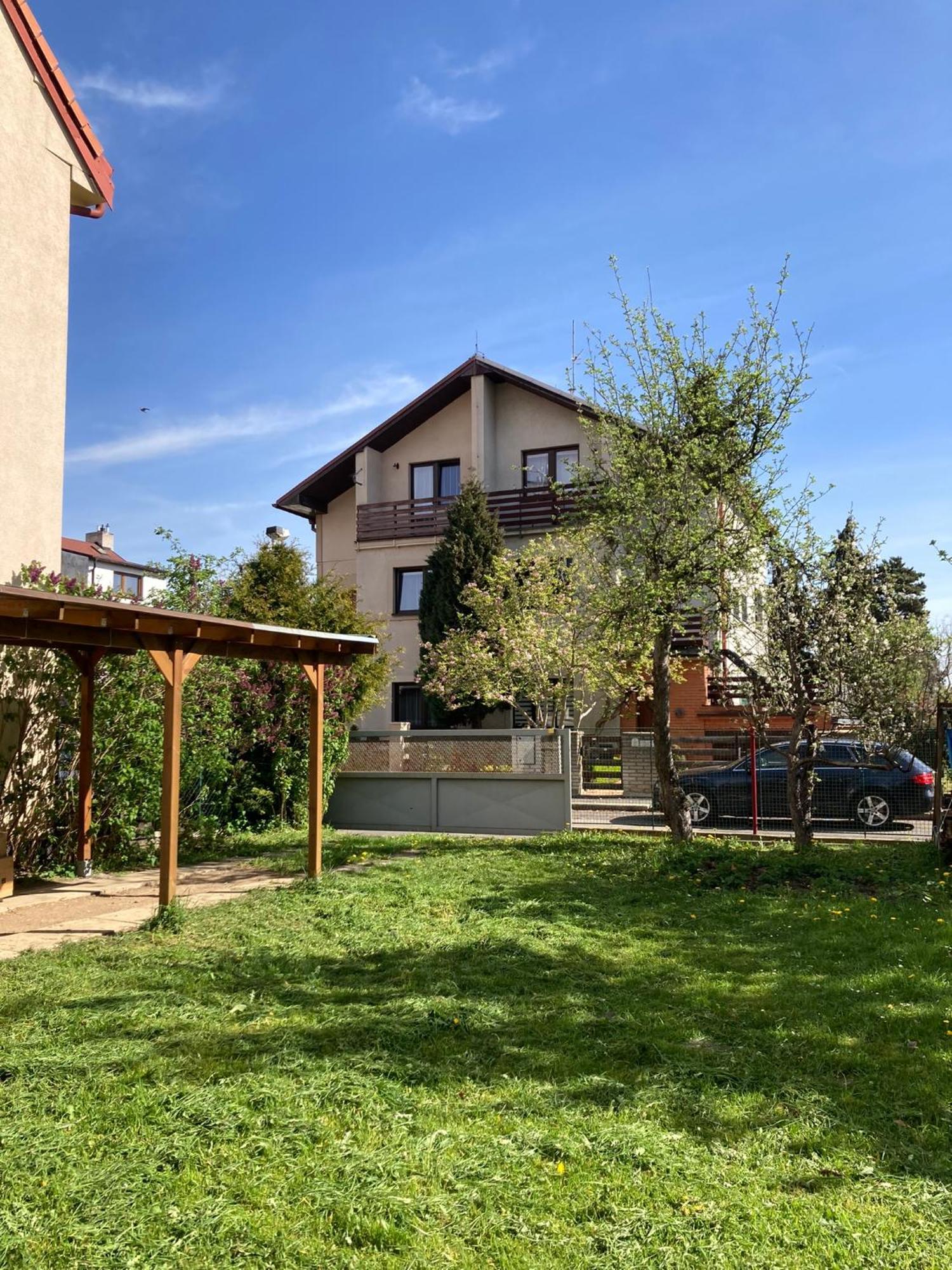Spacious Apartment - Free Parking! Прага Экстерьер фото